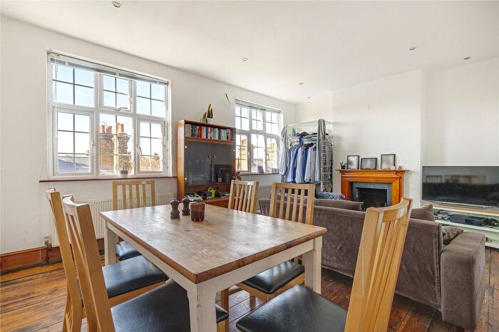 3 Bedroom Flat For Sale In Carmichael Court, Grove Road, London, SW13