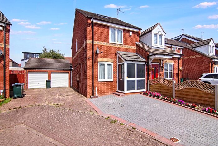 3 Bedroom End Of Terrace House For Sale In John Shelton Drive, Coventry, CV6