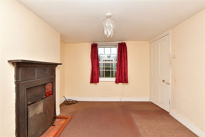 4 Bedroom Detached House For Sale In London Road, Faversham, Kent, ME13