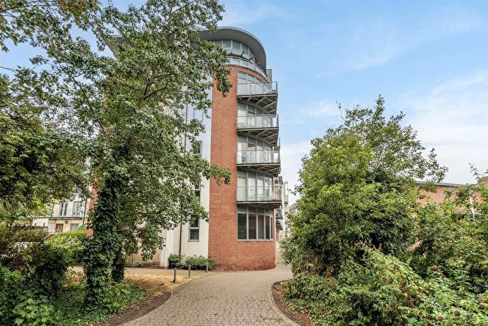 2 Bedroom Flat For Sale In Black Horse Lane, York, YO1