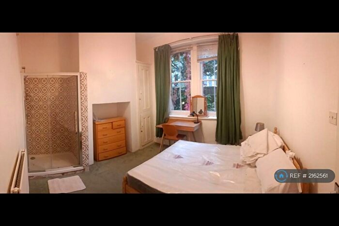 2 Bedroom Flat To Rent In Redland, Bristol, BS6