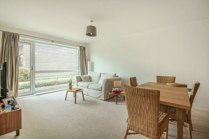 2 Bedroom Apartment To Rent In Park Way, Newbury, RG14