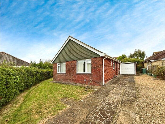 3 Bedroom Bungalow For Sale In Yaverland Close, Sandown, Isle Of Wight, PO36