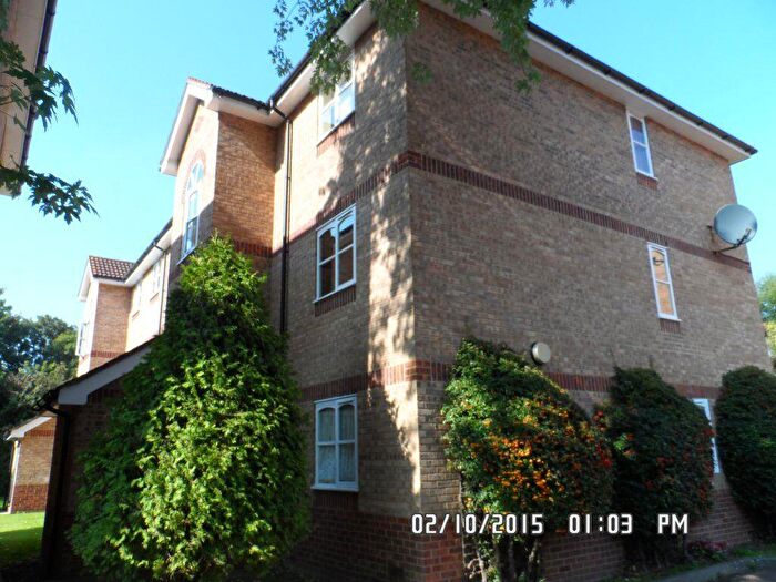 2 Bedroom Flat To Rent In Worcester Gardens, SL1