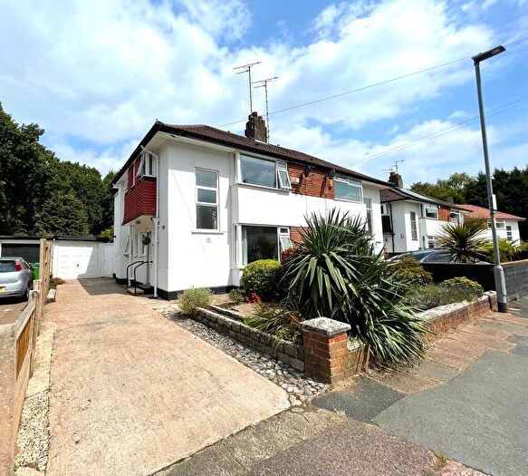 3 Bedroom Semi-Detached House For Sale In Parkwood Road, Manchester, M23