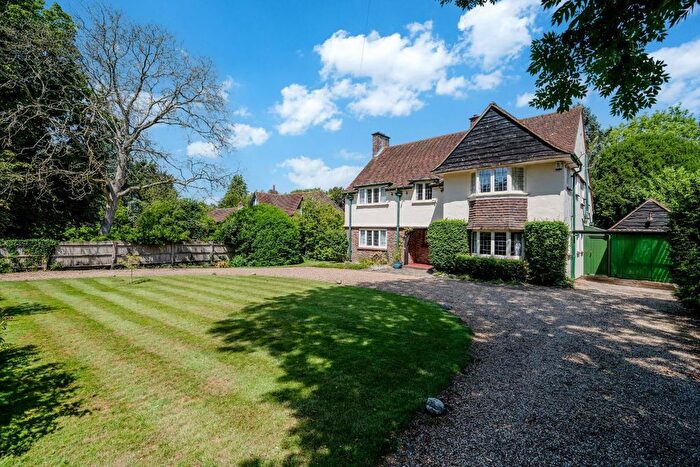5 Bedroom Detached House For Sale In The Avenue, Tadworth, KT20