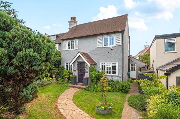 4 Bedroom Detached House For Sale In Downs Road, Coulsdon, CR5