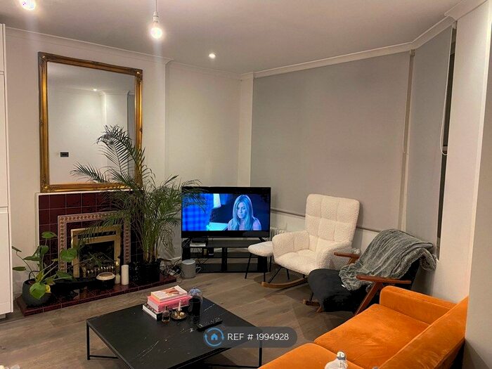 2 Bedroom Maisonette To Rent In Glazbury Road, London, W14