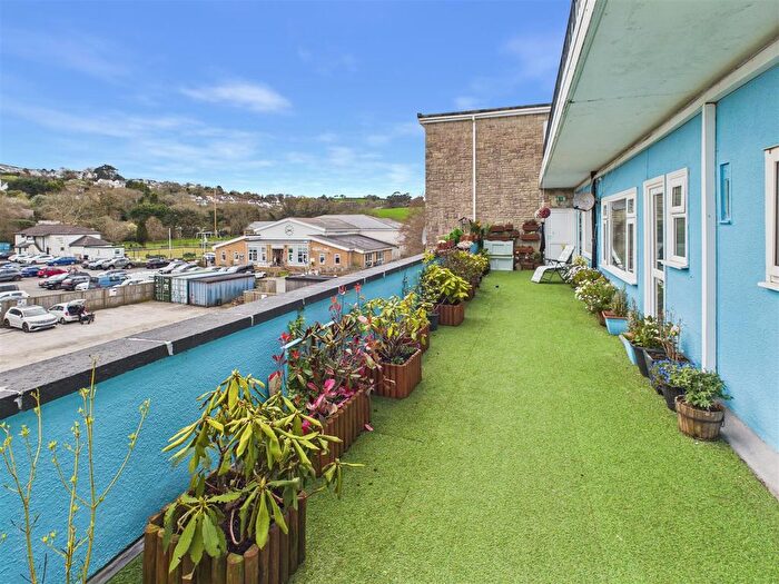 3 Bedroom Flat For Sale In Milford Street, Saundersfoot, SA69