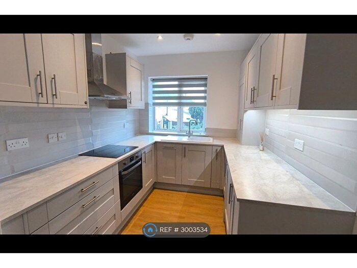 2 Bedroom Flat To Rent In Farman Court, Luton, LU3