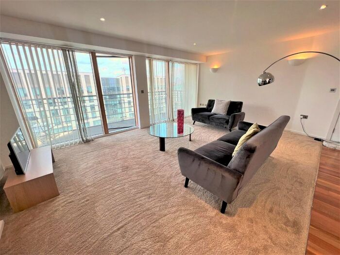 2 Bedroom Flat To Rent In Riverside Way, Leeds, LS1