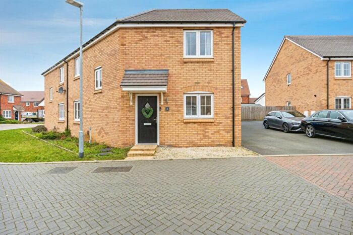 3 Bedroom Semi-Detached House For Sale In Pitchfork Way, Houghton Conquest, Bedford, MK45