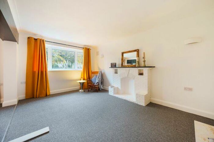 2 Bedroom Flat To Rent In Brighton Road, Purley, CR8