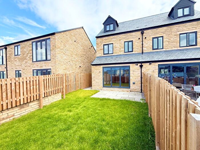 3 Bedroom Semi Detached House To Rent In Woodland Court, Holmfirth, West Yorkshire, HD9