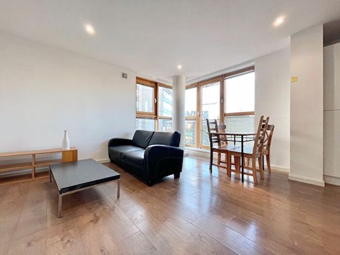 2 Bedroom Flat To Rent In Borough Road, London, SE1