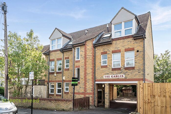 1 Bedroom Flat For Sale In Burgoyne Road, London, SE25