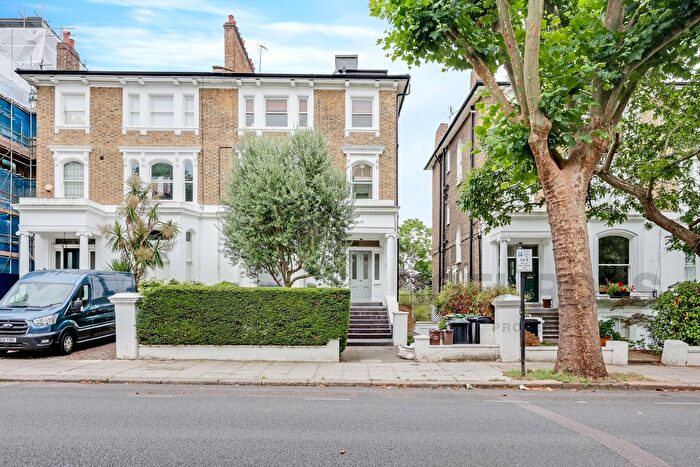 2 Bedroom Flat For Sale In Steeles Road, London, NW3