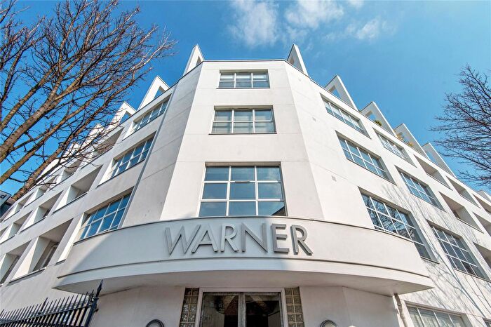 2 Bedroom Flat For Sale In Warner Street, London, EC1R