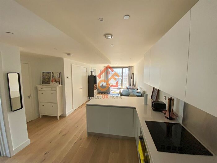 2 Bedroom Flat To Rent In Barracks Court, Major Draper Street, London, SE18