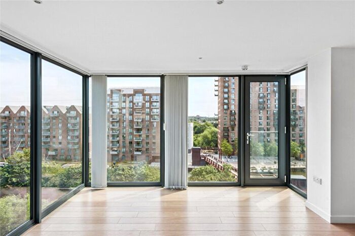 2 Bedroom Apartment For Sale In Egret Heights, Waterside Way, London, N17