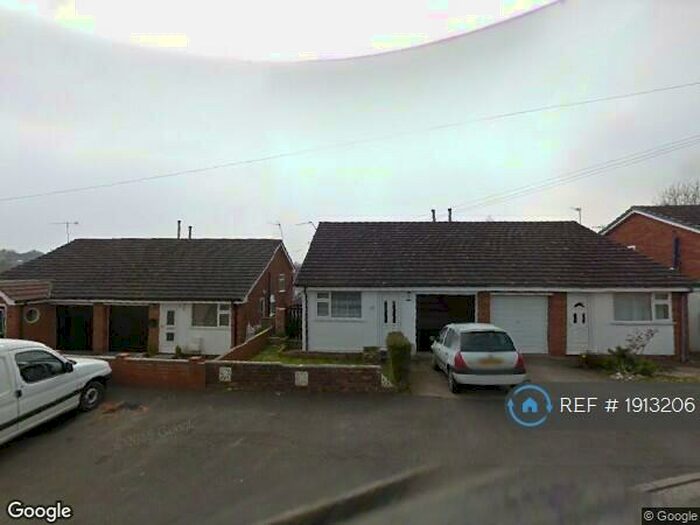 3 Bedroom Semi-Detached House To Rent In Field Close, Flint, CH6