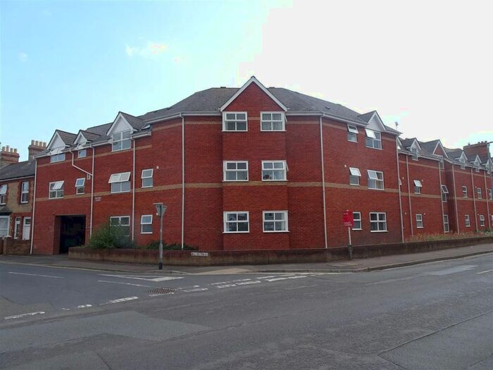 1 Bedroom Flat To Rent In Winchester Street, Taunton, TA1