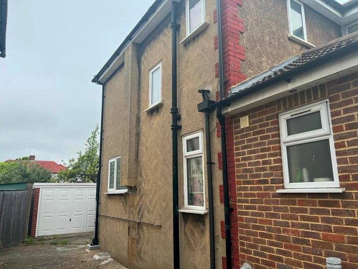 3 Bedroom Semi-Detached House To Rent In Elms Farm Road, Hornchurch, RM12