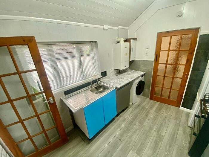 3 Bedroom Property To Rent In Middleton Street, St Thomas, St Thomas, Swansea, SA1