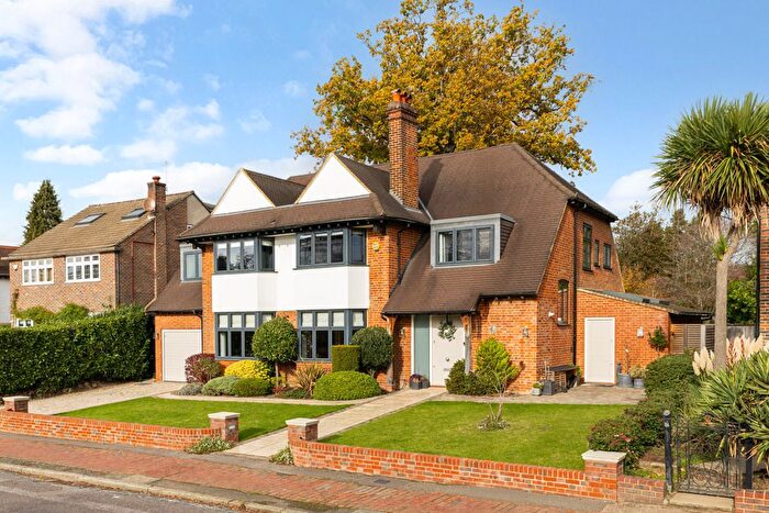 5 Bedroom Detached House For Sale In Malmains Way, Beckenham, Kent, BR3