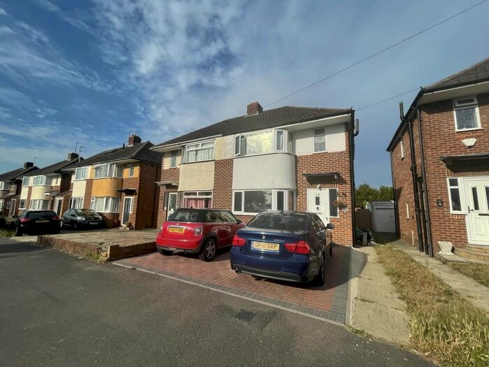 3 Bedroom Semi-Detached House To Rent In Kidlington, Oxfordshire, OX5