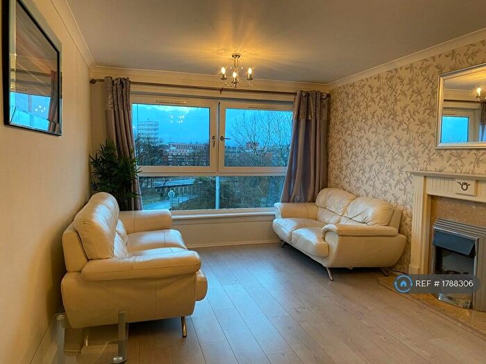 2 Bedroom Flat To Rent In Kildrumme Court, Glasgow, G3