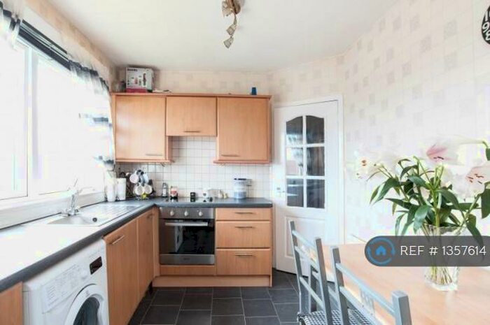 2 Bedroom Flat To Rent In Grangemouth, Falkirk, FK3