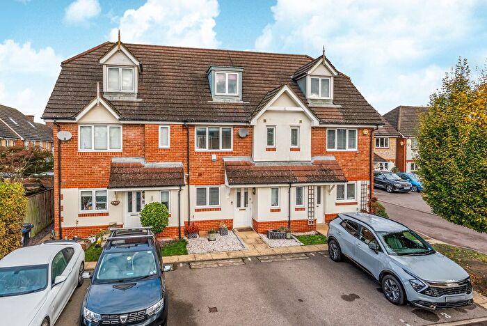 4 Bedroom Terraced House For Sale In Campbell Close, Byfleet, KT14