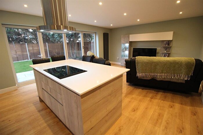 4 Bedroom Detached House For Sale In Beaufort Way, Ewell, Epsom, KT17