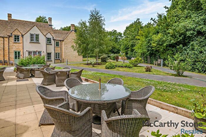 1 Bedroom Apartment For Sale In Hawkesbury Place, Fosseway, Stow On The Wold, GL54
