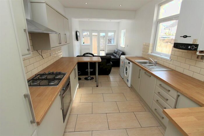 6 Bedroom Property To Rent In Brithdir Street, Cathays, Cardiff, CF24