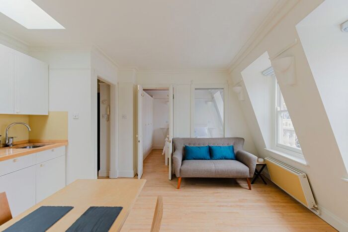 1 Bedroom Flat To Rent In Penywern Road, London, SW5