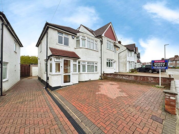 3 Bedroom Semi Detached House For Sale In Merlin Crescent, Edgware, HA8