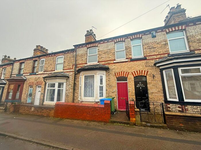 2 Bedroom Terraced House To Rent In Stepney Avenue, Scarborough, YO12
