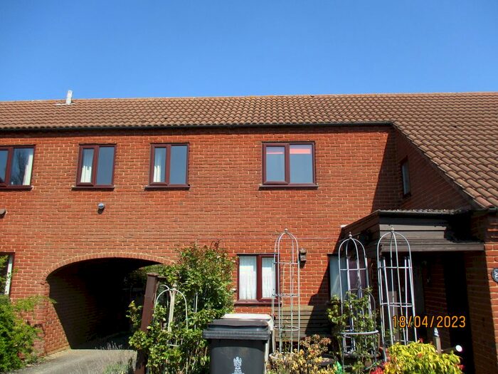 2 Bedroom Flat To Rent In Ladywell, Oakham, LE15