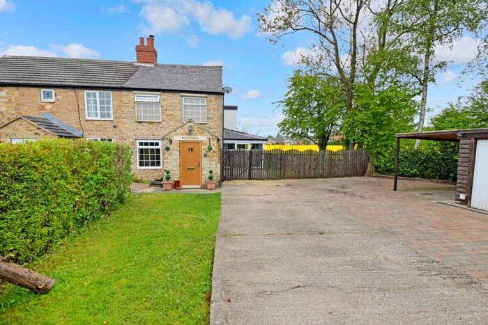 3 Bedroom Cottage For Sale In Thorpe Lane, Thorpe Audlin, Pontefract, WF8