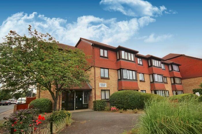 1 Bedroom Flat To Rent In Spring Close, Dagenham, Essex, RM8