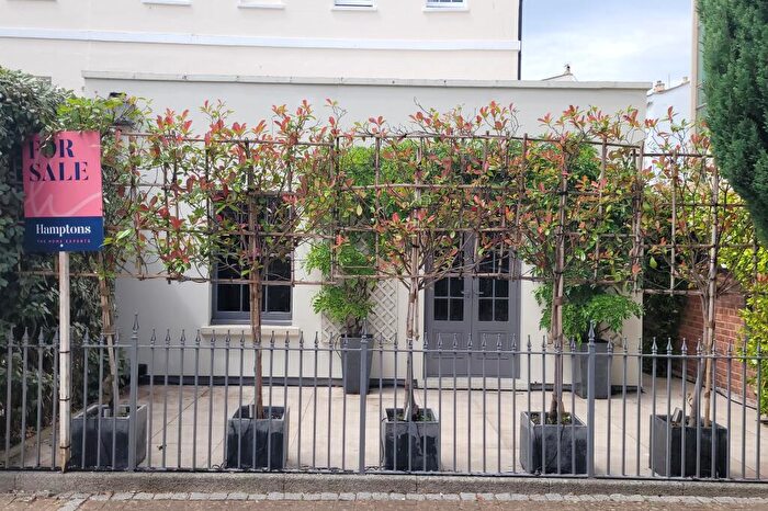 3 Bedroom Flat For Sale In Vittoria Walk, Cheltenham, GL50