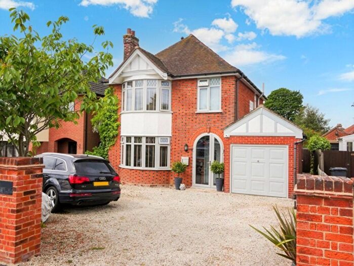 3 Bedroom Detached House For Sale In Henley Road, Ipswich, IP1
