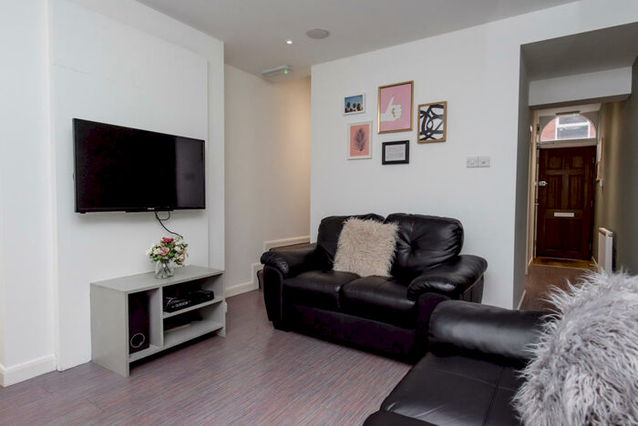 4 Bedroom House To Rent In Watford Street, ST4