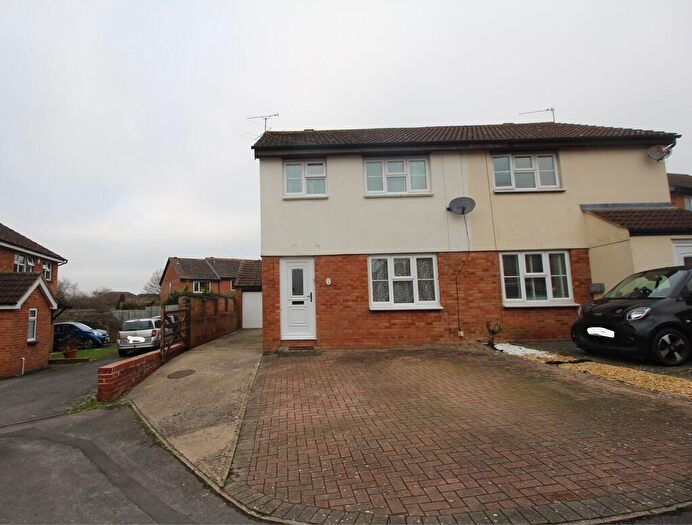 3 Bedroom Semi-Detached House To Rent In Fitzwarren Close, Pewsham, SN15