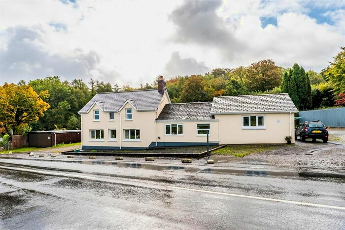 5 Bedroom Detached House For Sale In Nantgaredig, Carmarthen, SA32