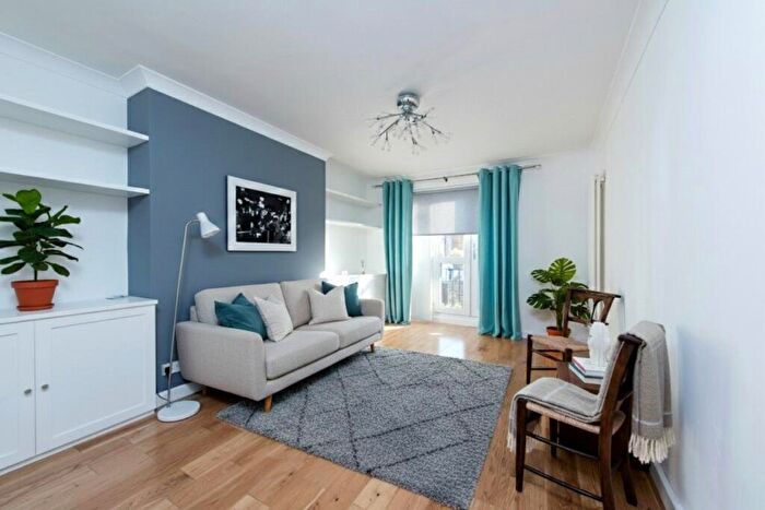 1 Bedroom House To Rent In Battersea High Street, London, SW11