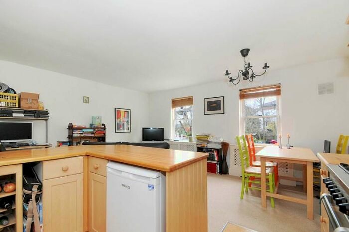 1 Bedroom Flat To Rent In St Elmo Road, Shepherds Bush, London, W12