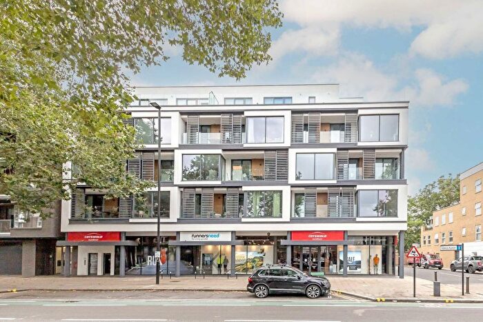 2 Bedroom Flat For Sale In Kings Place, Chiswick, W4